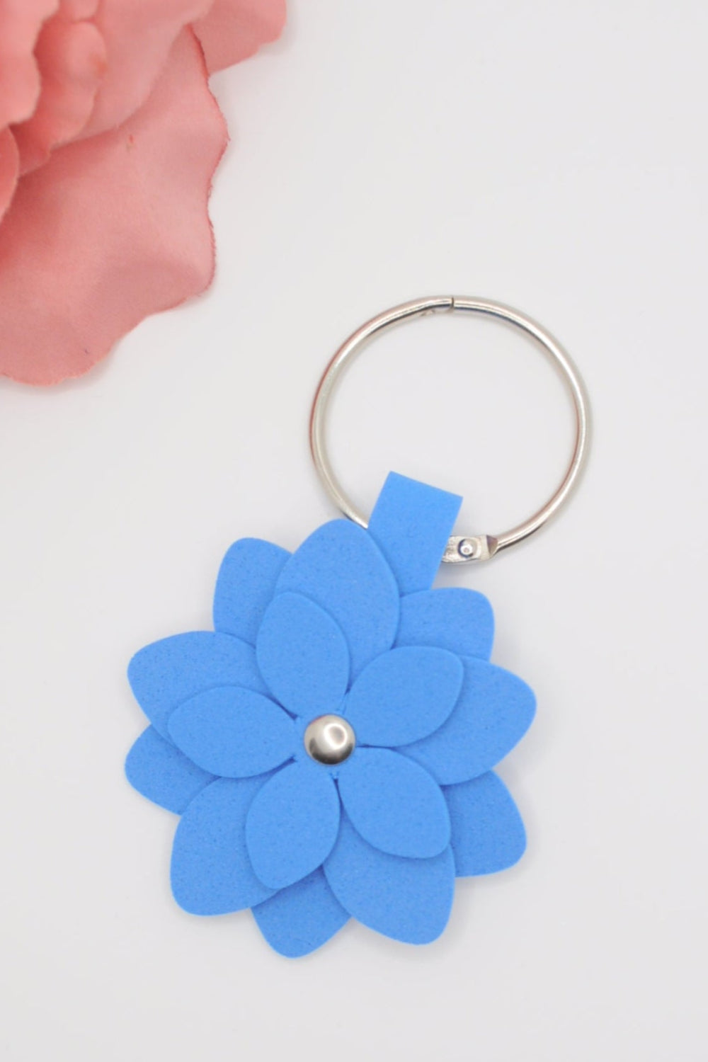 Blaue Blume als schlüsselanhänger oder Taschen Schmuck