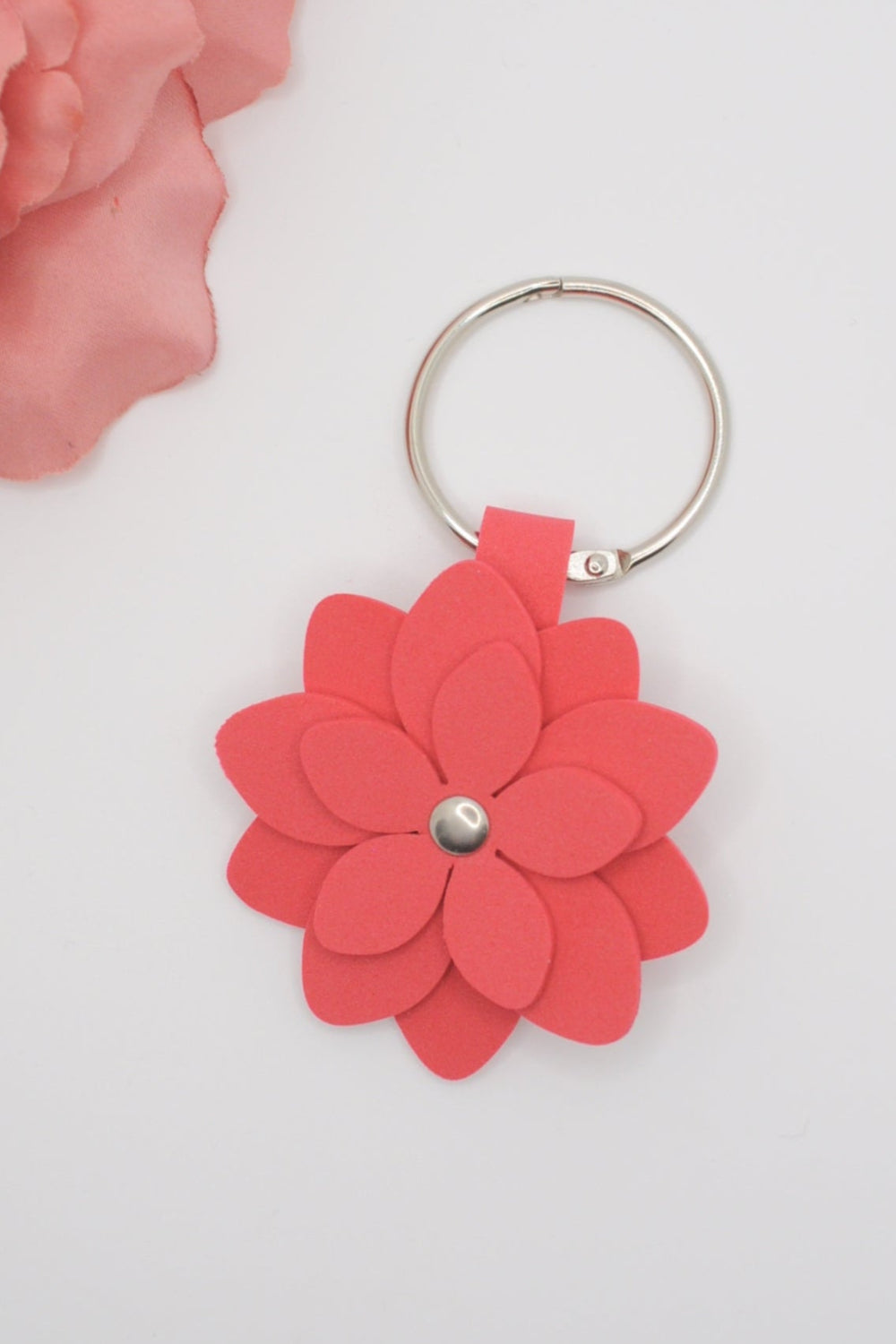 Rote Blume als schlüsselanhänger oder Taschen Schmuck