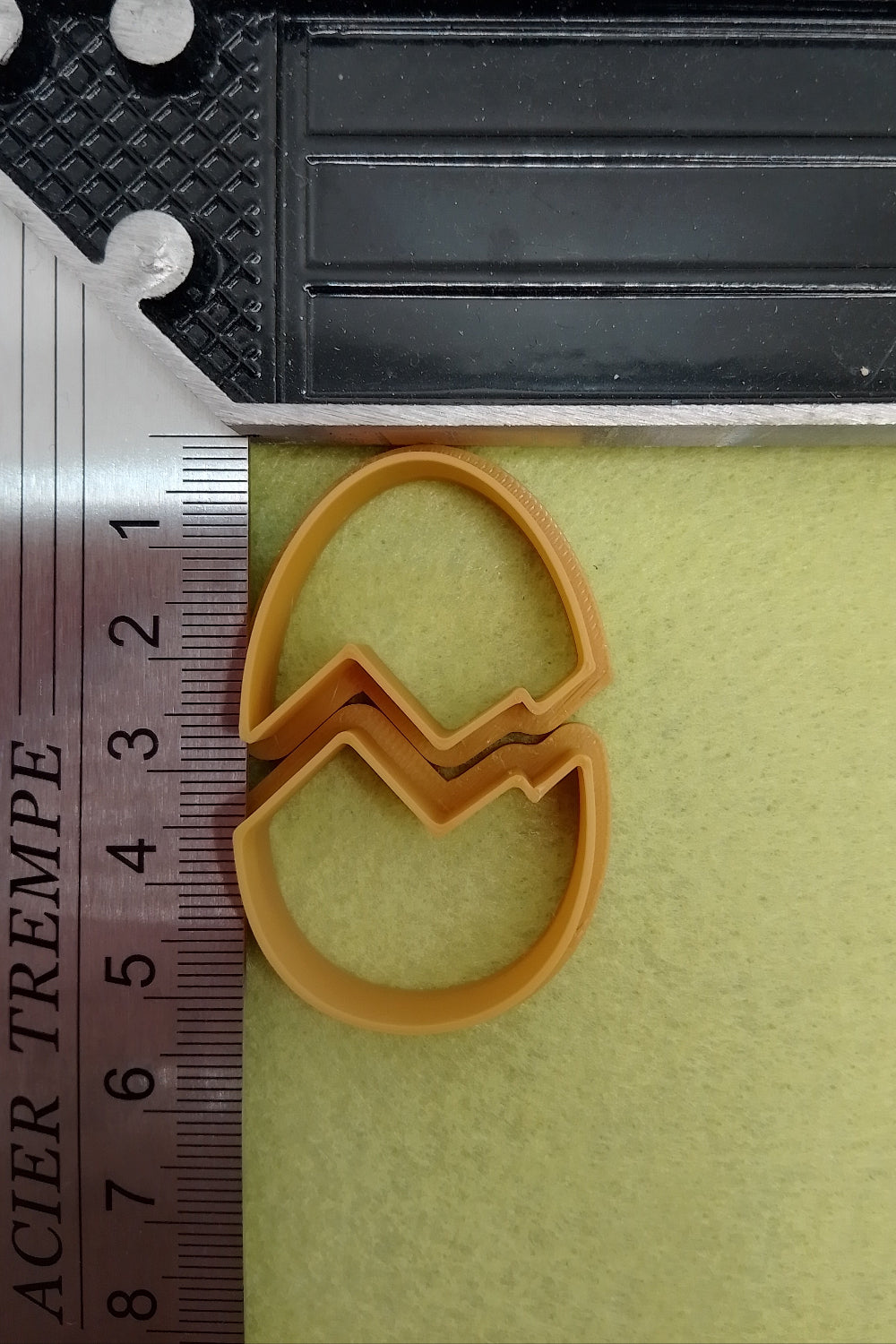 Ausstechform - Gebrochenes Ei