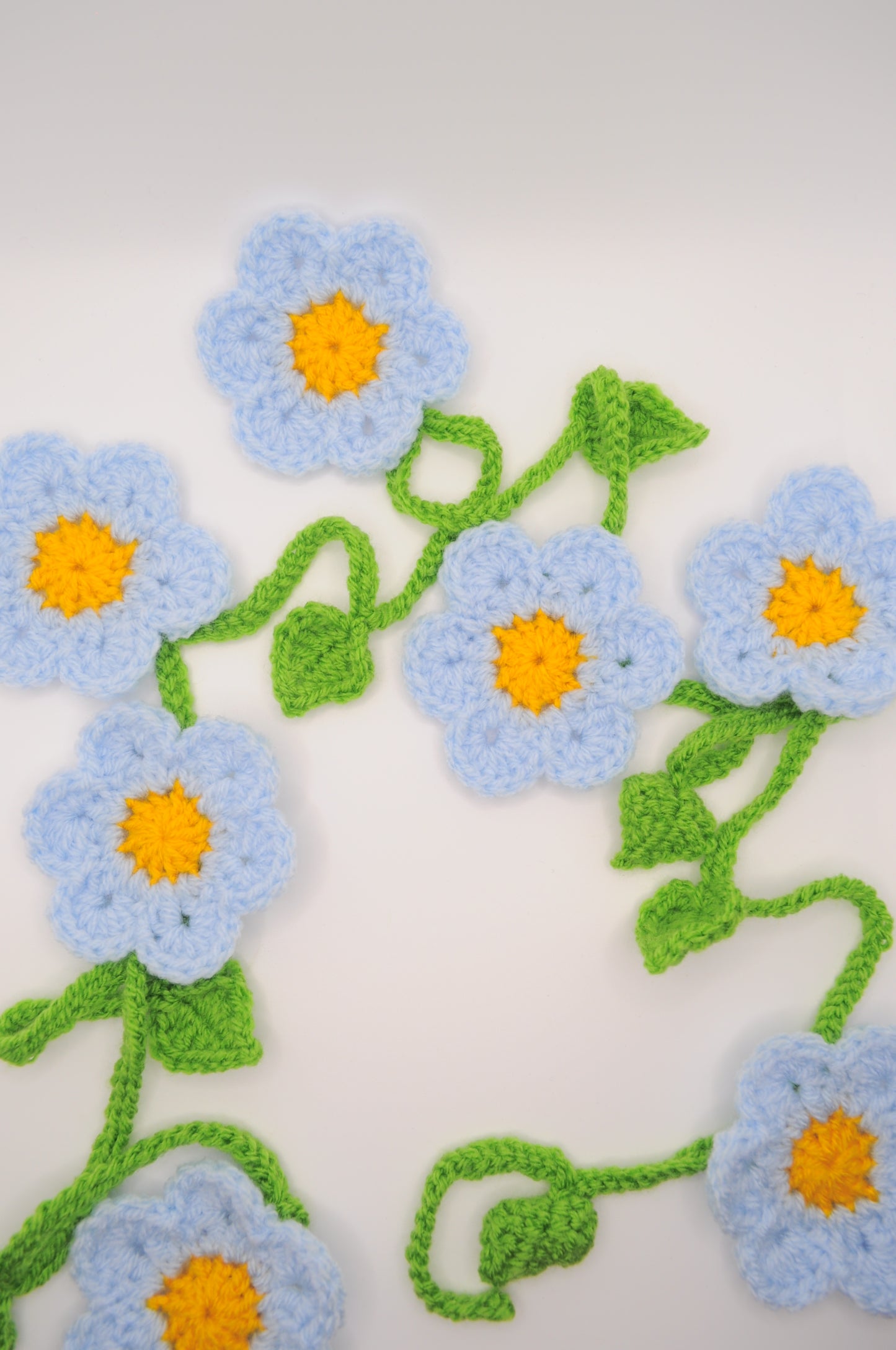 Blumengirlande "Daisy" - gehäkelte Blumenkette Dekoration