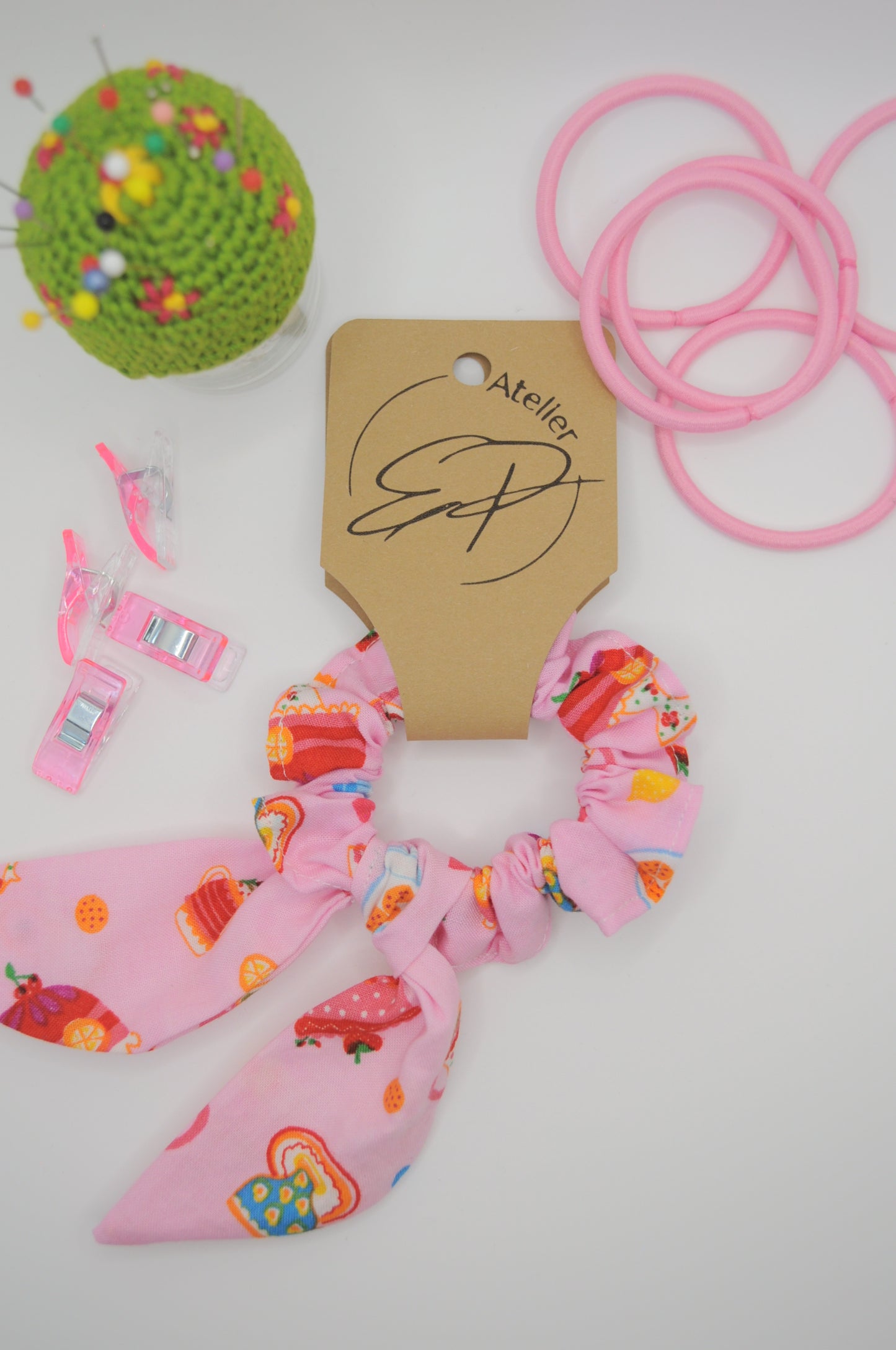 Scrunchies- Motiv Teatime in Rosa oder Blau