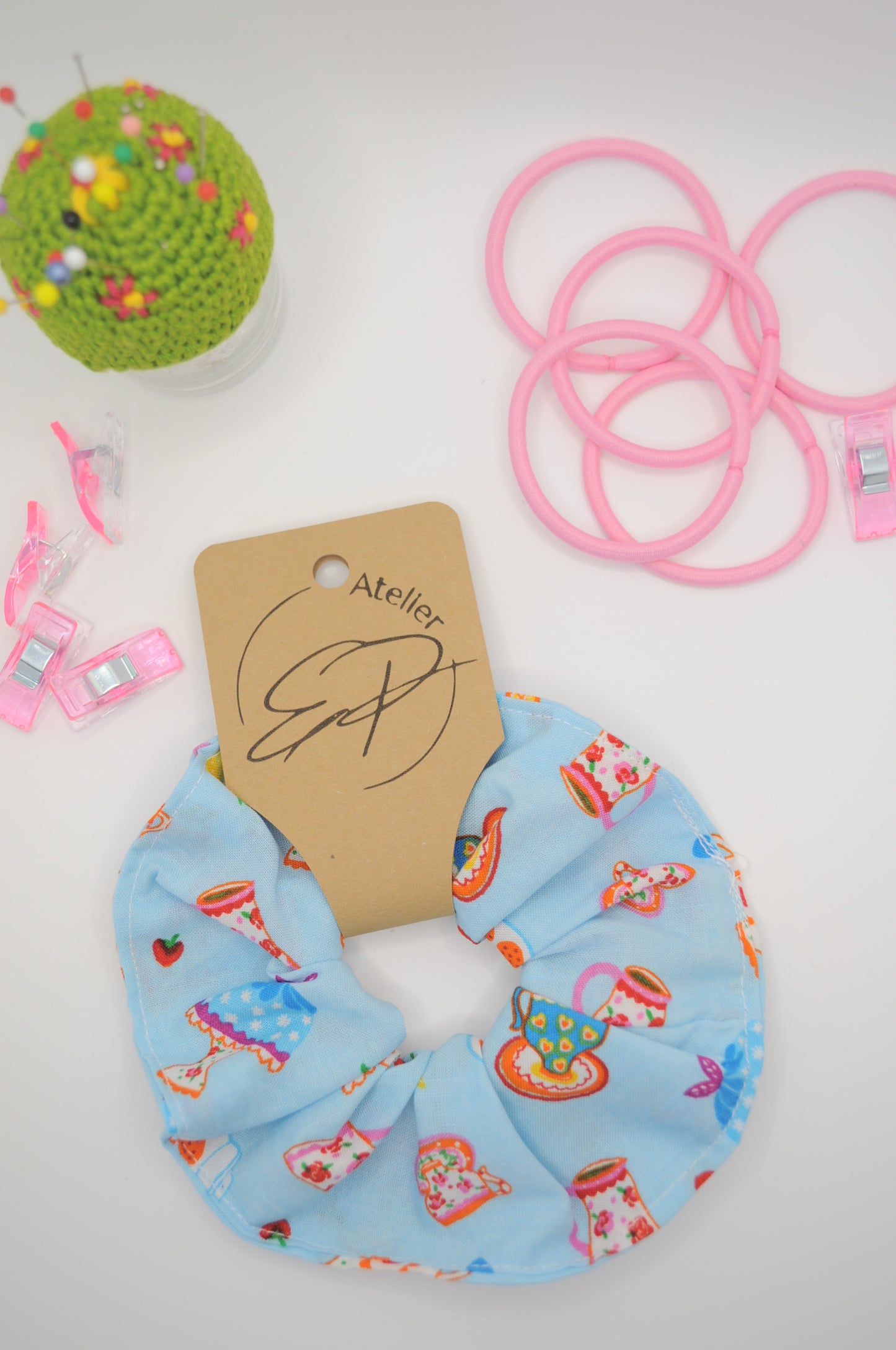 Scrunchies- Motiv Teatime in Rosa oder Blau