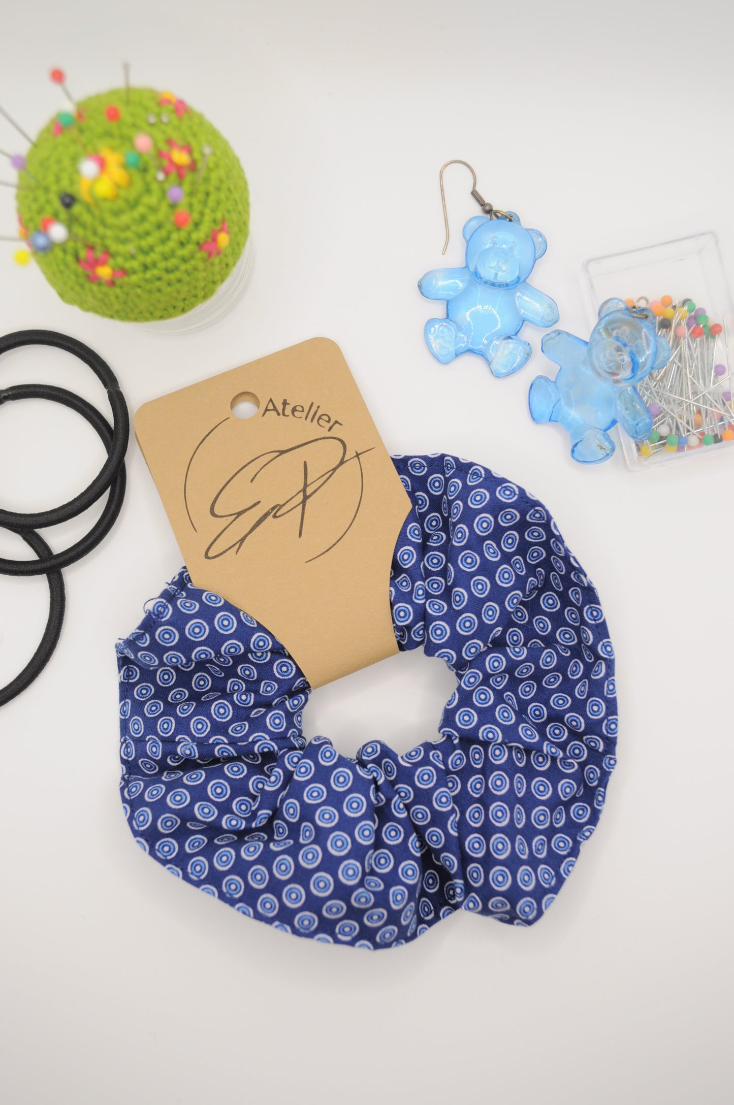 Scrunchies- Dots in Weiß oder Blau