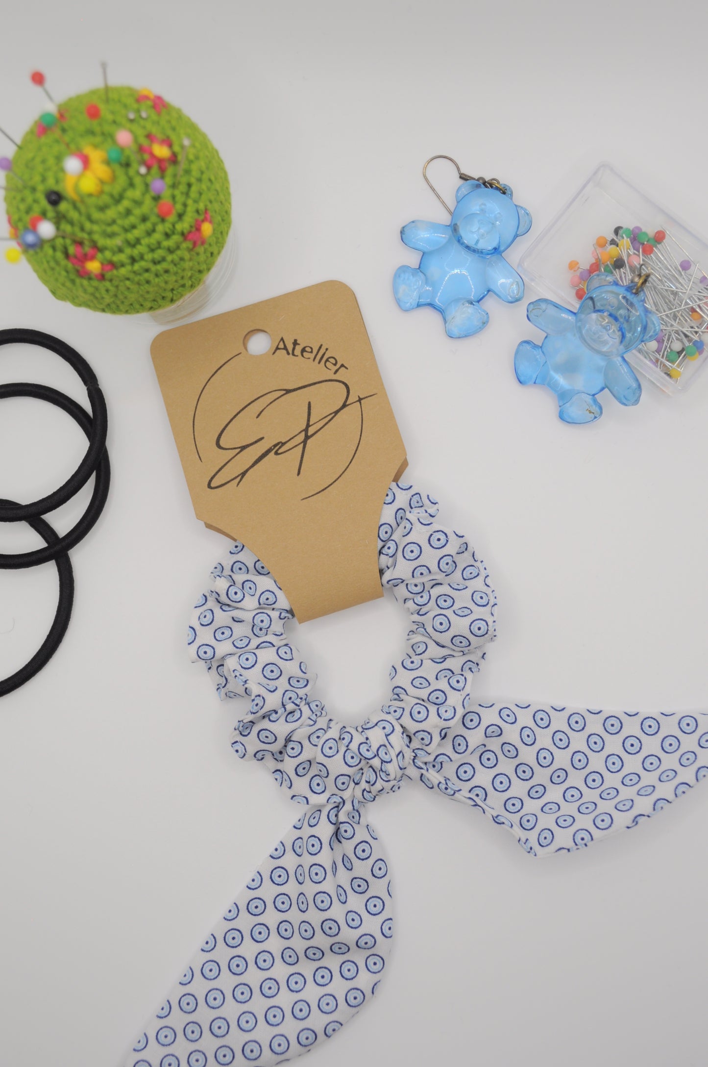 Scrunchies- Dots in Weiß oder Blau