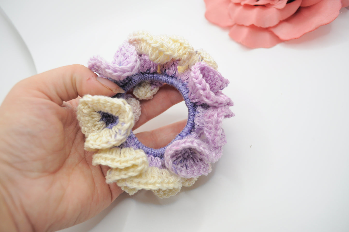 No Waste gehäkelte Scrunchie in Lila und kreme