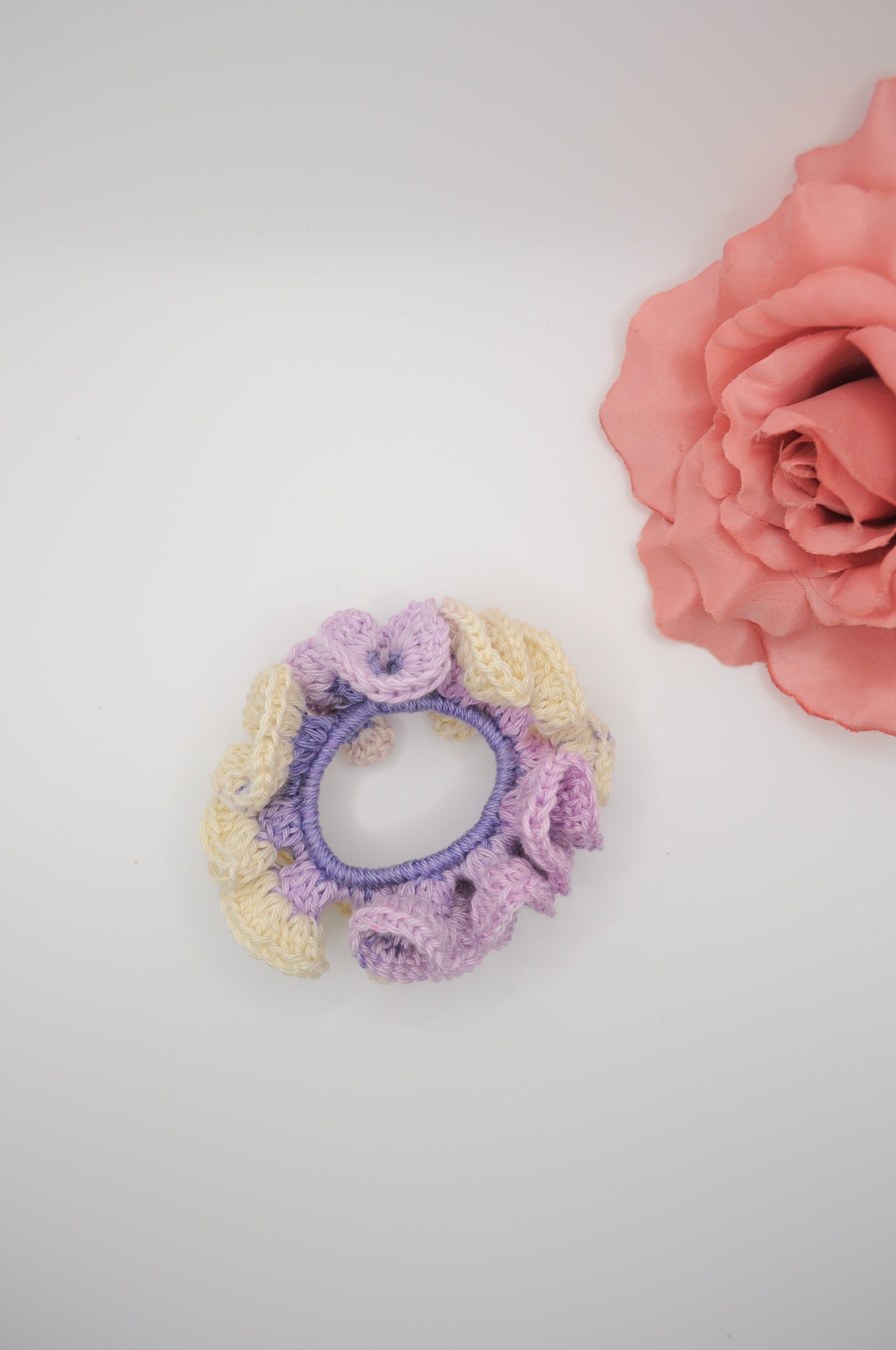 Gehäkelte No-Waste Scrunchies - Mehrfarbig