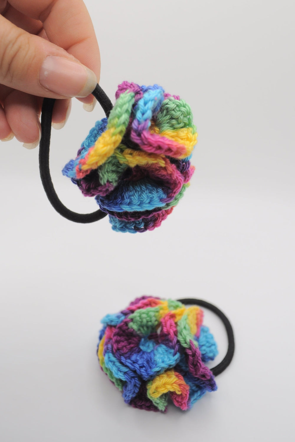 Haargummis mit bunte Rosette