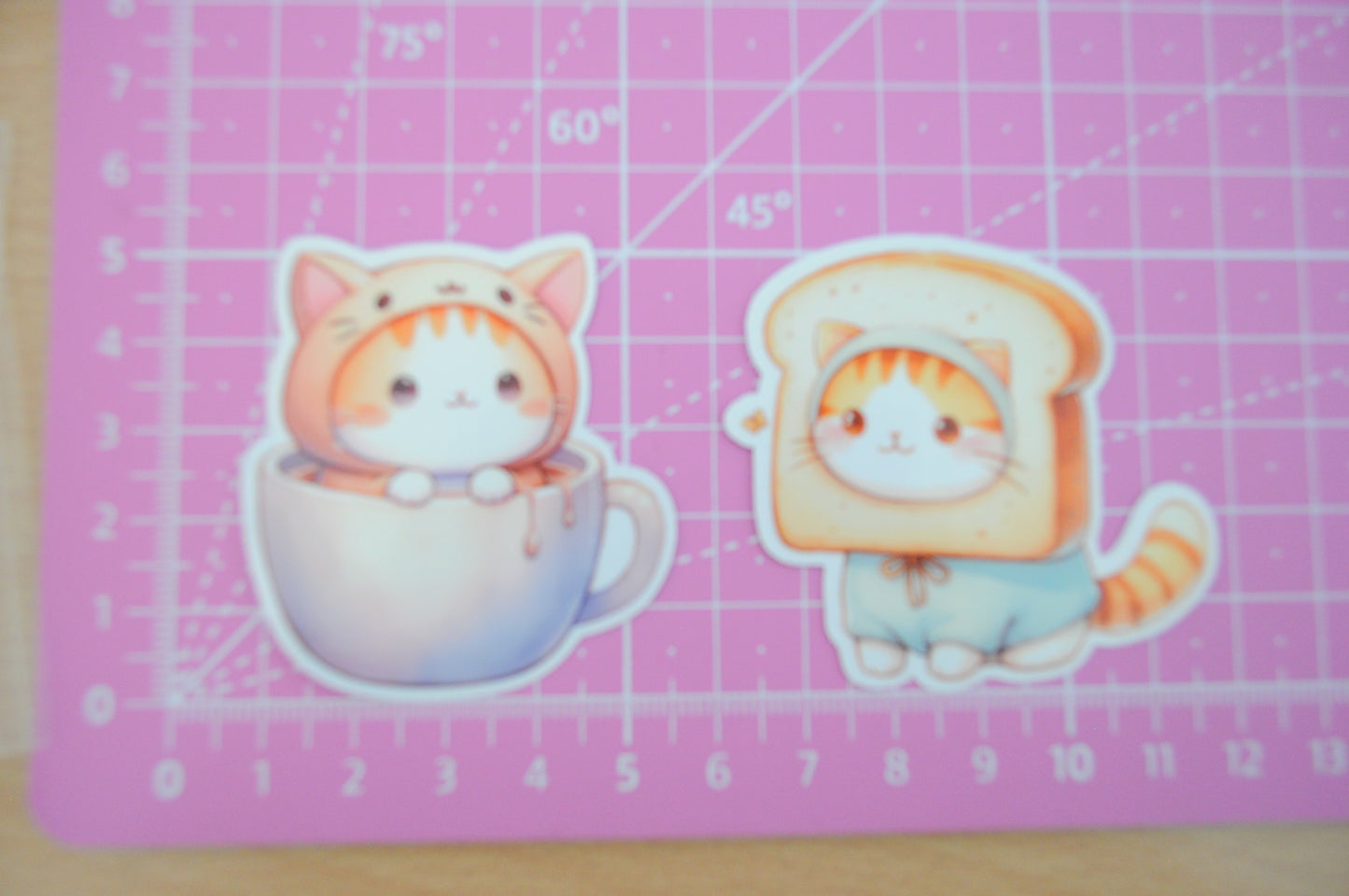 Aufkleber von süße Katzen verkleidet als Essen - kaffee und toast
