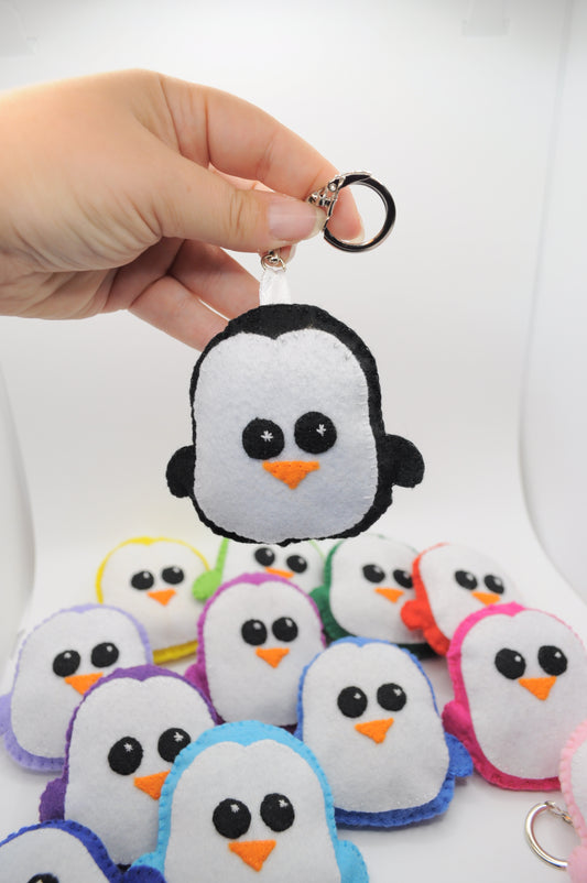 Schlüsselanhänger Pinguin in Filz