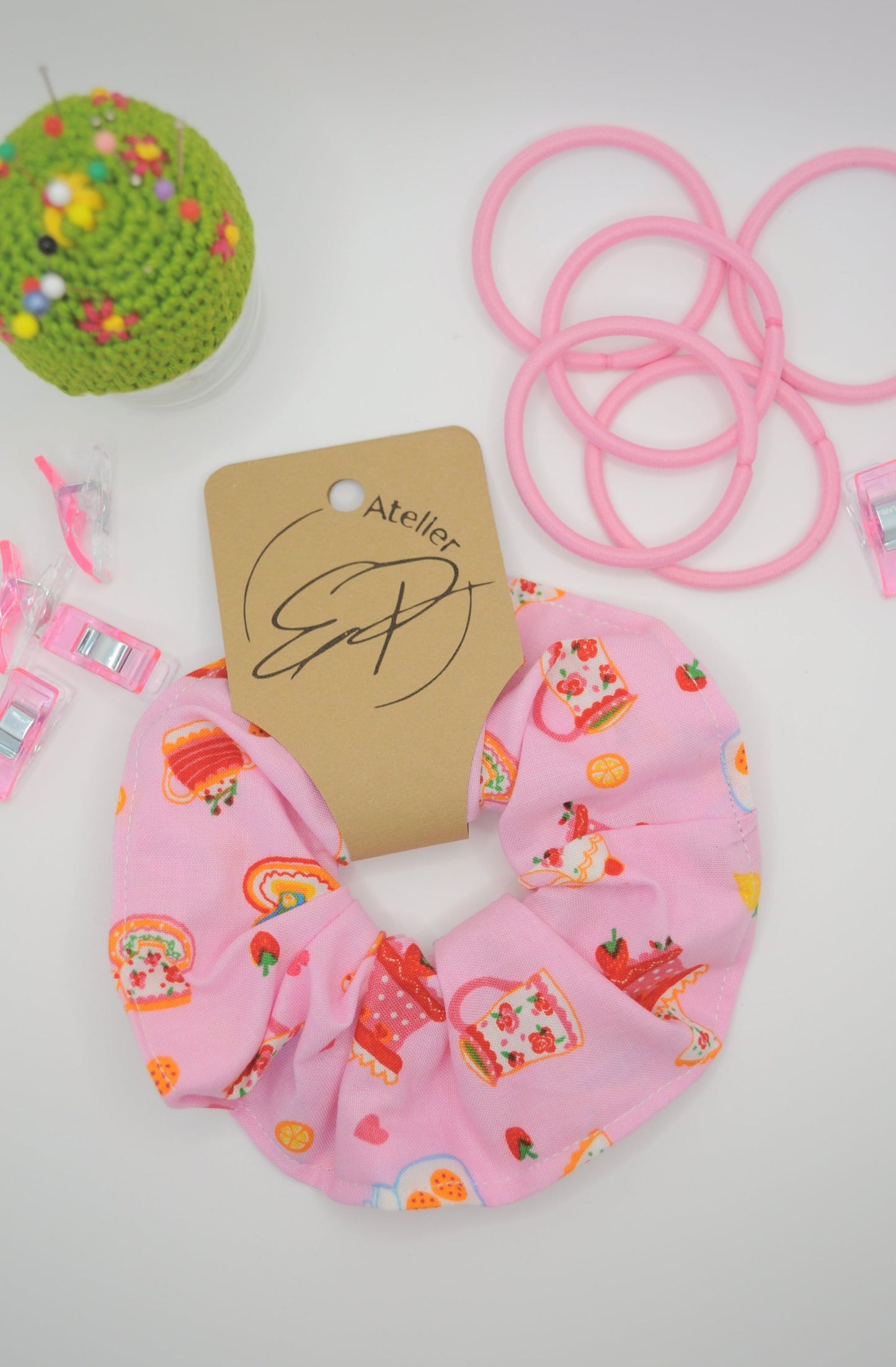 Scrunchies- Motiv Teatime in Rosa oder Blau