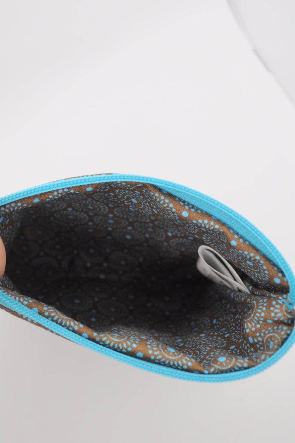 Kleine Kosmetiktasche aus Baumwolle mit Reißverschluss