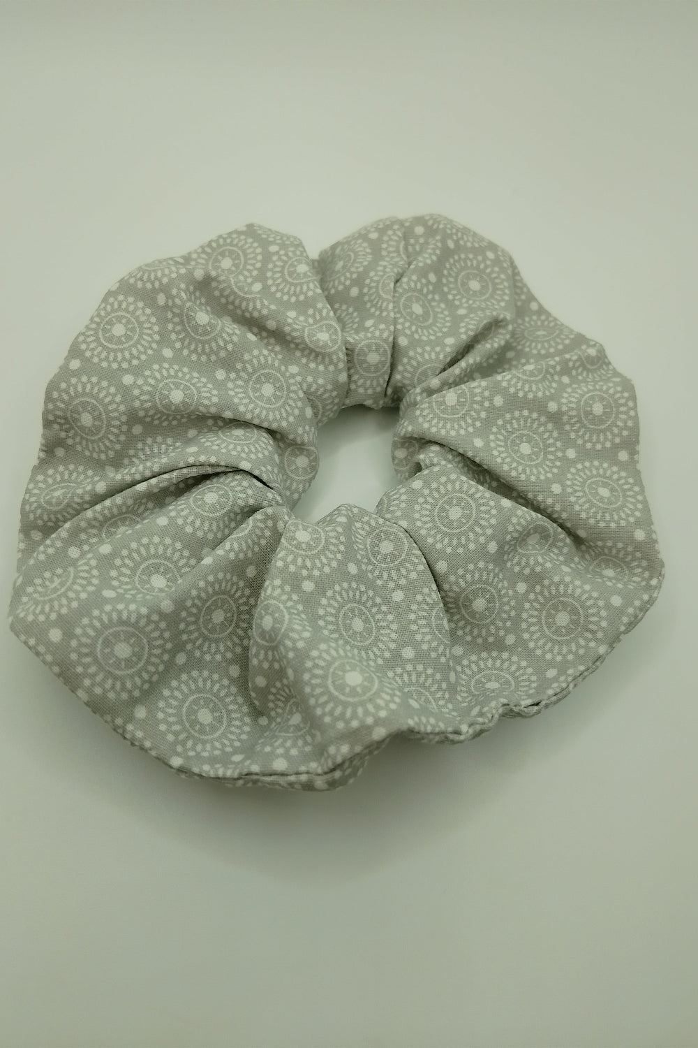 Scrunchies - Dots in Grau