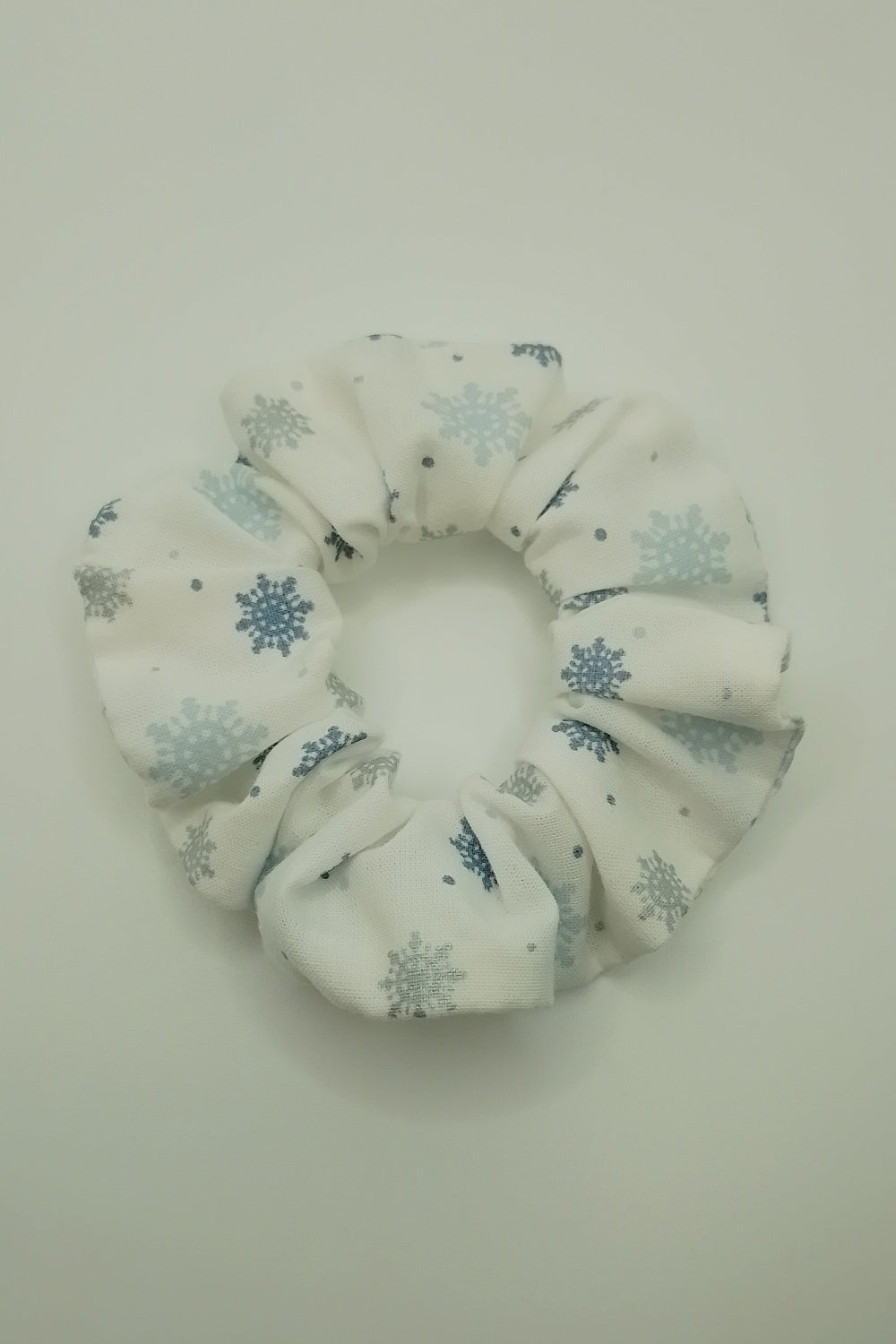 Scrunchies - Schneeflocken in Blau