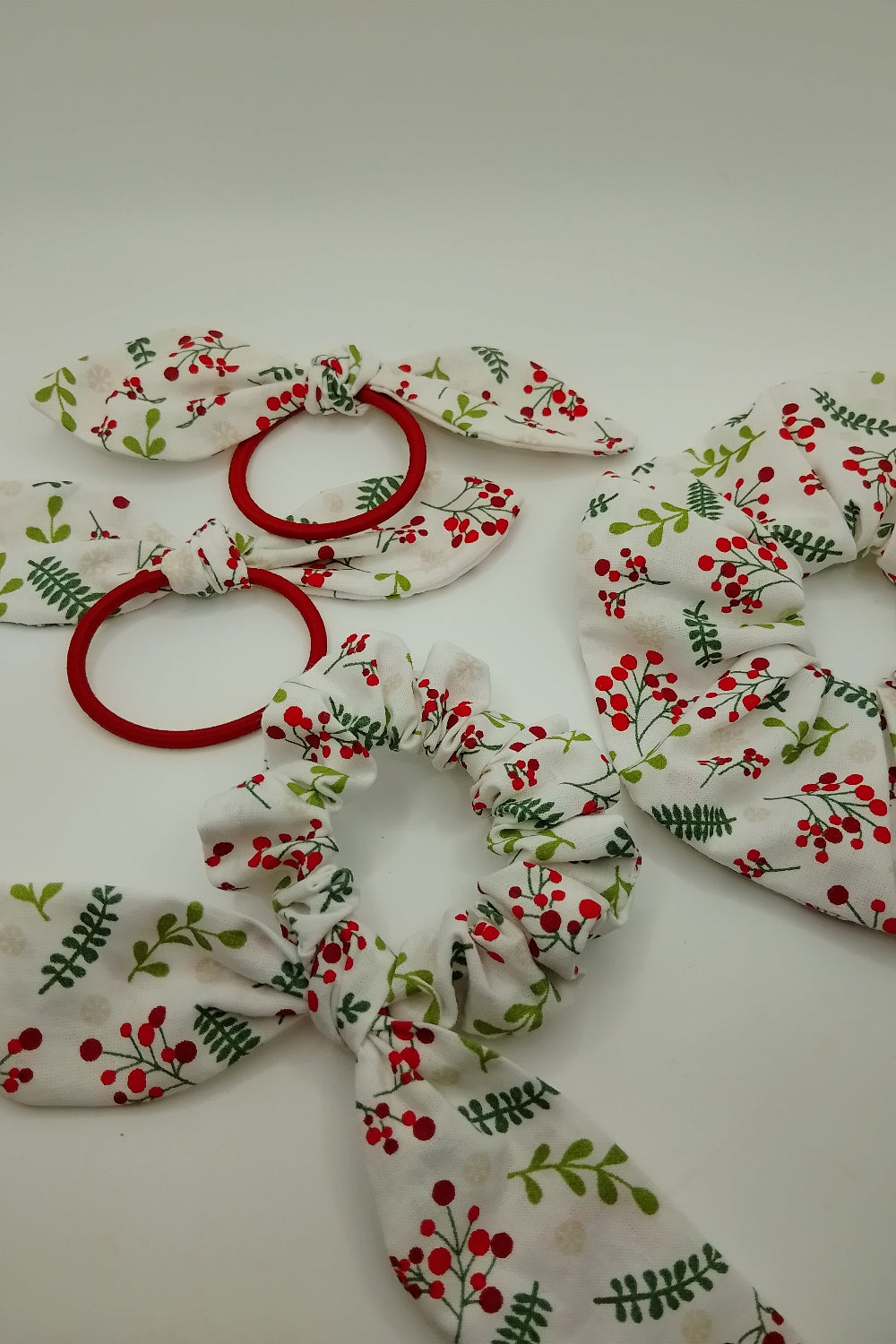 Scrunchies - Winterbeere in rot und grün