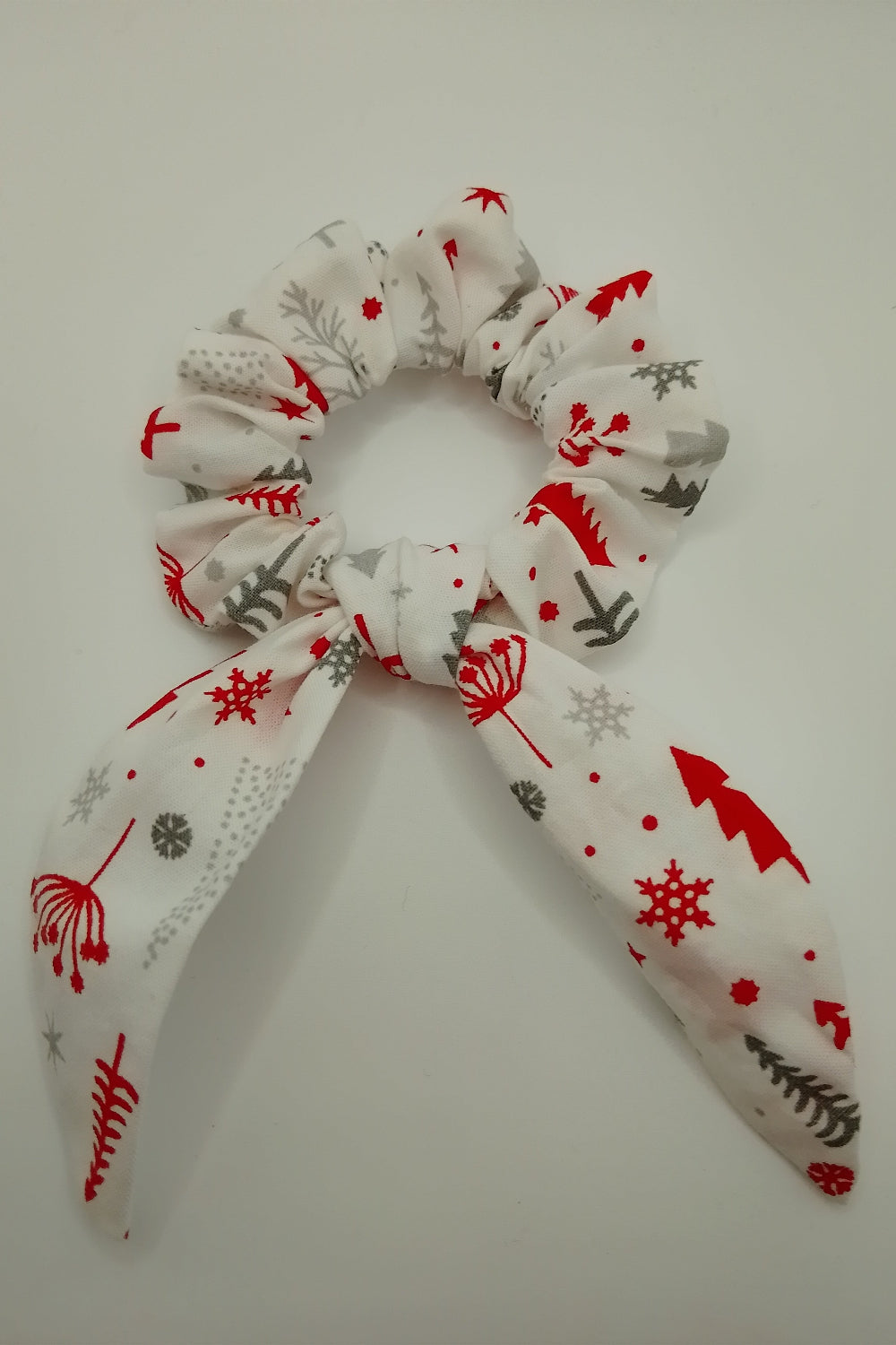 Scrunchies - Weihnachtsbaum in rot und grau