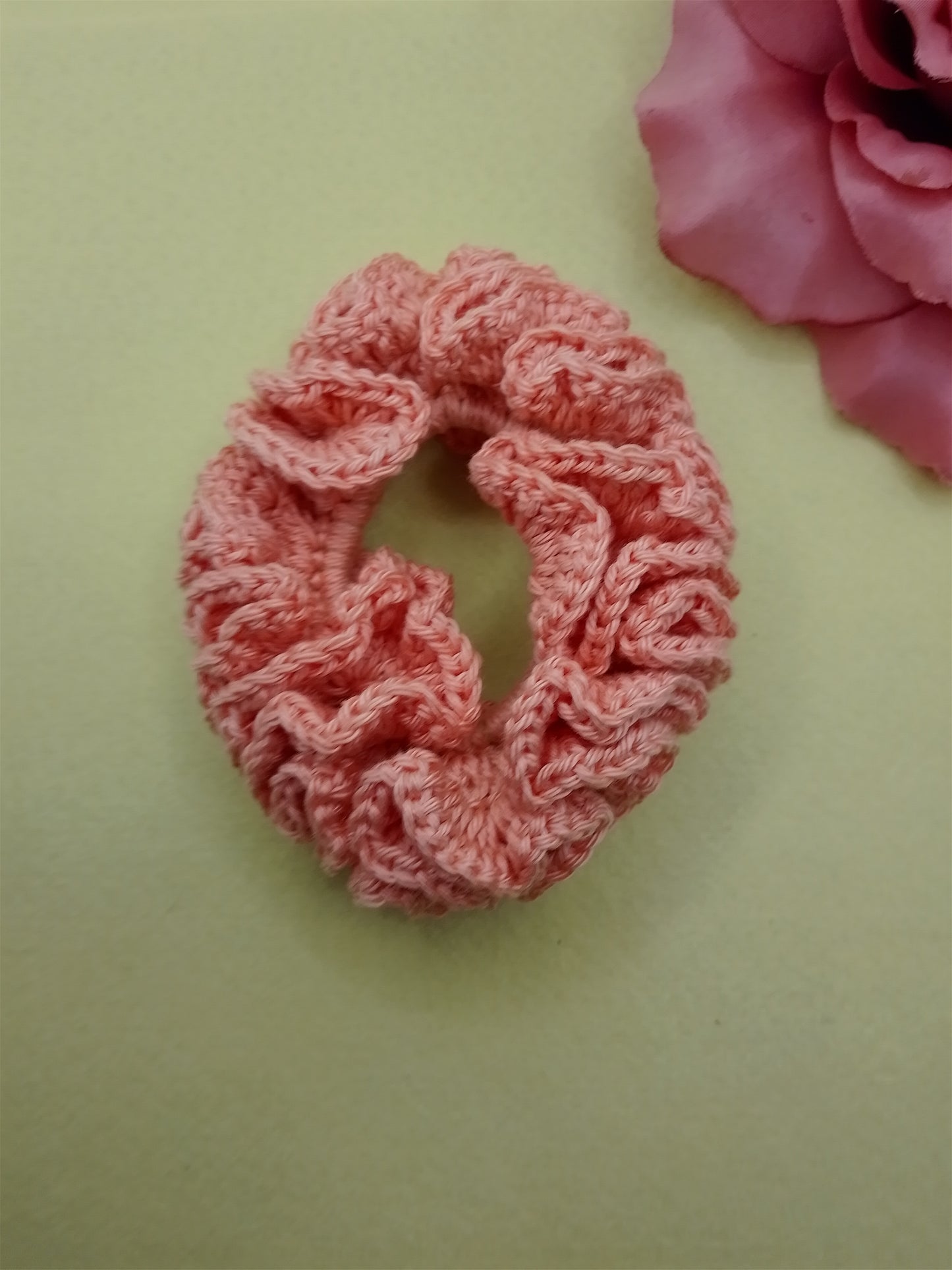 Large Ruffle - gehäkelte Scrunchie - Apricot rosa