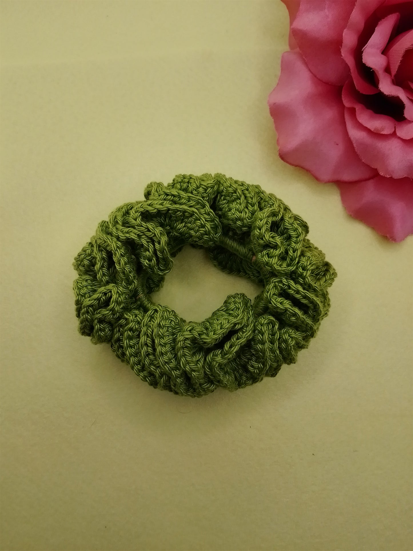 Large Ruffle - gehäkelte Scrunchie - Grasgrün