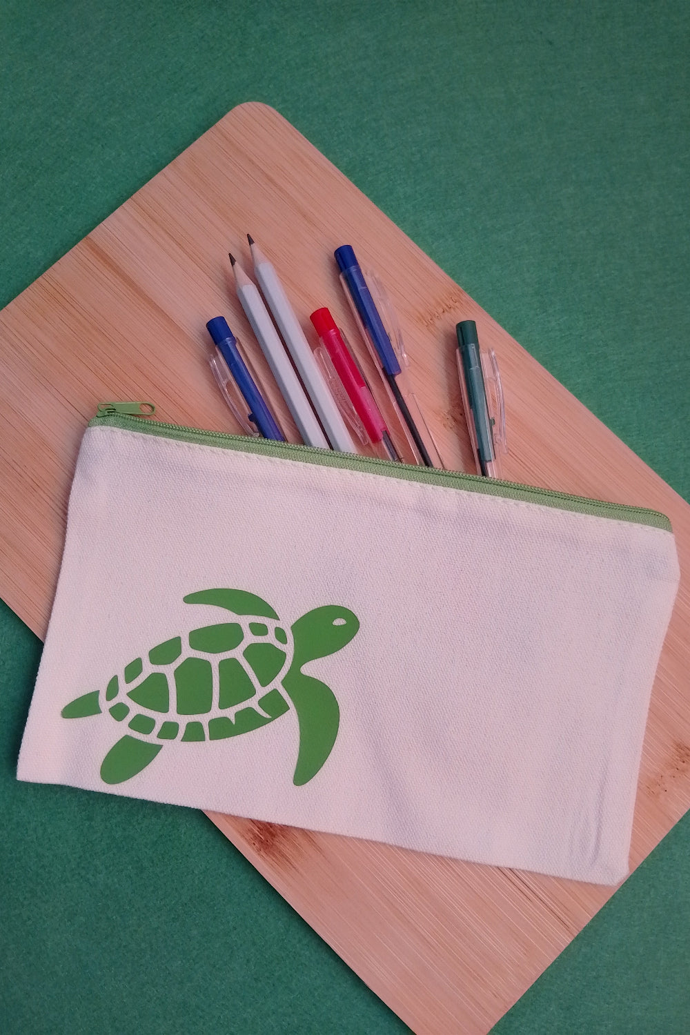 Tierische Federmäppchen